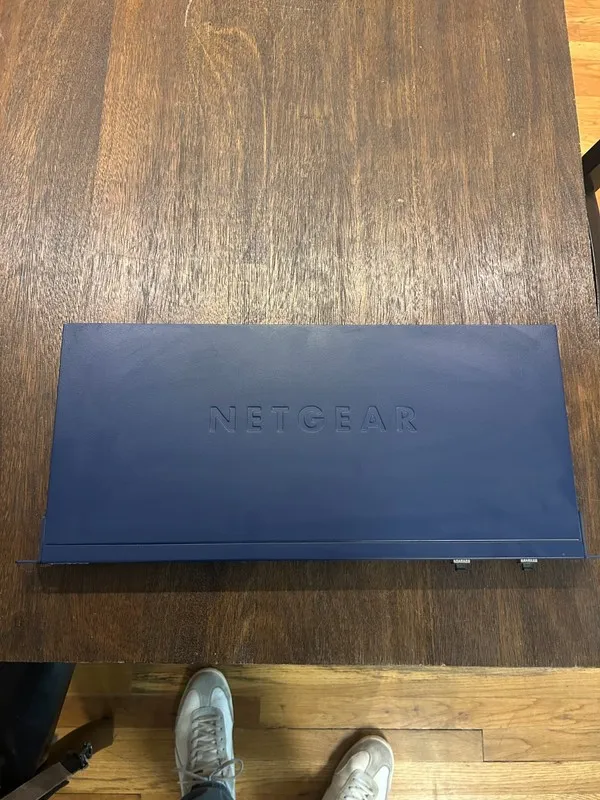 Коммутатор Netgear Prosafe FS726TP V1 24-Port 12-Port PoE Smart Ethernet Switch