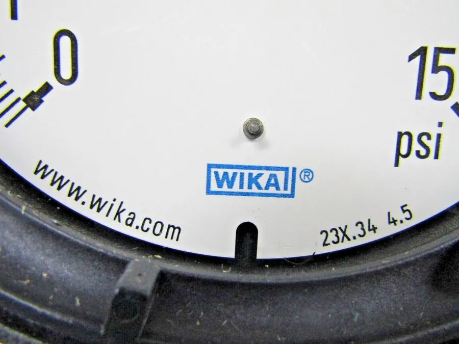 Трубопроводная арматура WIKA XSEL 15 PSI LIQUID FILLED GAUGE 4.5" FACE 1/2" NPT 