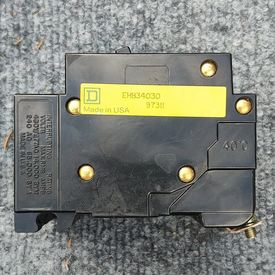 Автоматический выключатель Square D EHB34030 30A 3-Pole 480V AC Bolt-On Molded C