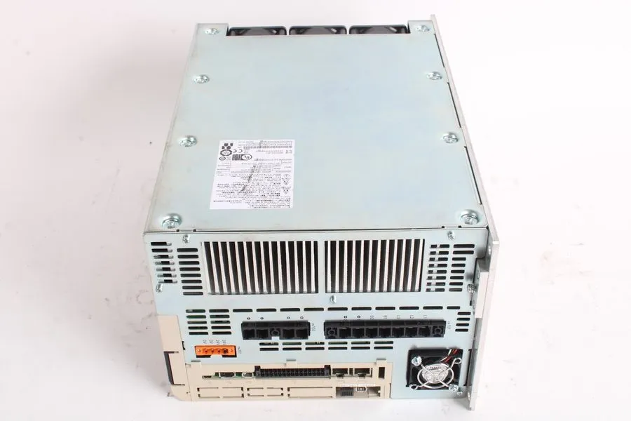 Блок питания Yaskawa SGD7S-370D30B Servo Drive w/ SGD7S-370D30B000F64 Power Supp — фото лота 1