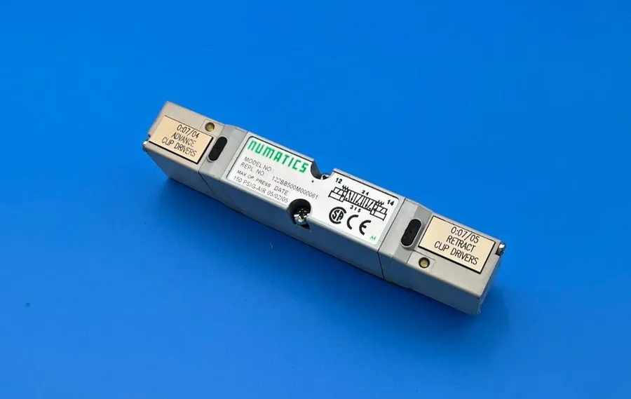 Электромагнитный клапан Numatics 122BB500M000061 24VDC Pneumatic Solenoid Direct