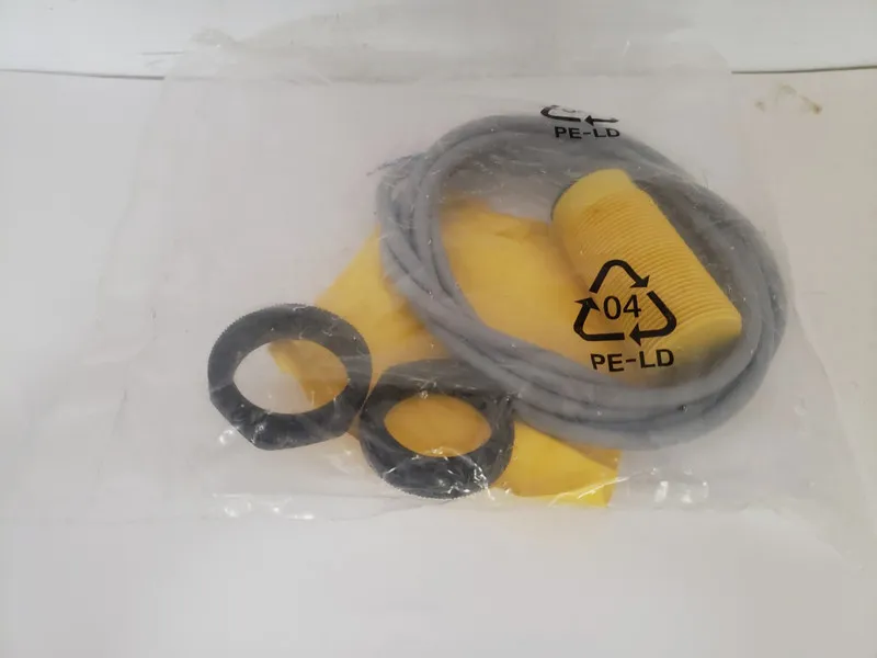 Датчик приближения TURCK Bi10-S30-AP6X INDUCTIVE PROXIMITY SENSOR 10-30 VDC PNP 