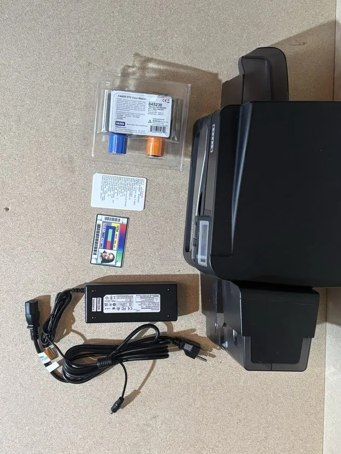 Принтер этикеток FARGO DTC4500E ID CARD PRINTER AND ENCODER ( DESCRIPTION)