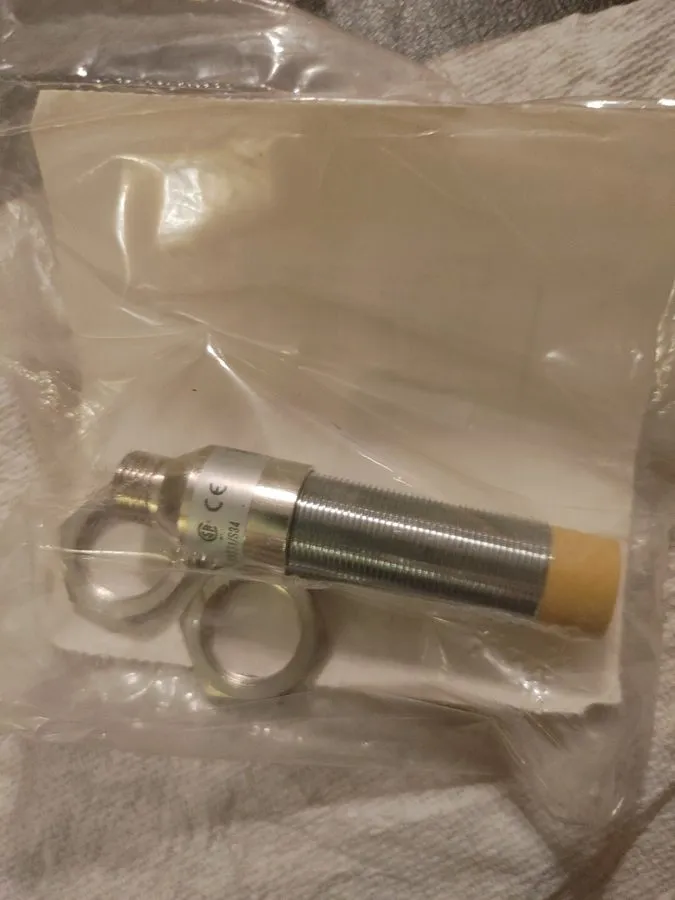 Датчик приближения Turck NI8-G18-ADZ30X2-B3331/S34 Inductive Proximity Sensor M1 — фото лота 1