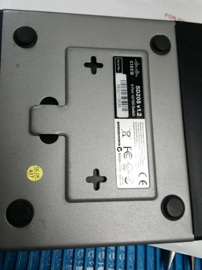 Коммутатор Cisco SD208 8 Port 10/100 Unmanaged Desktop Switch, v1.2, 100389