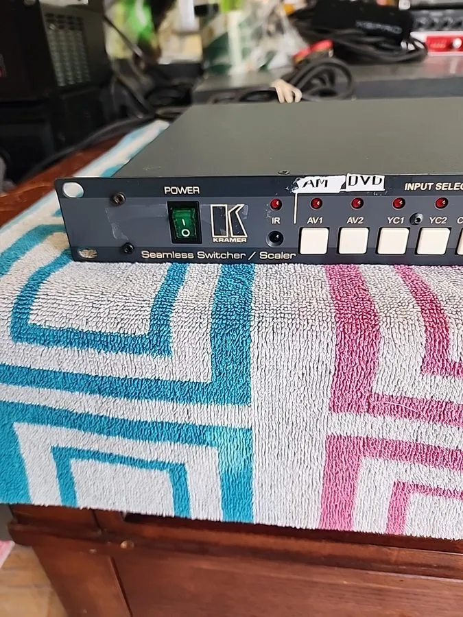 Видеокоммутатор Kramer VP-720 DS Scaler Seamless Switcher Works Good