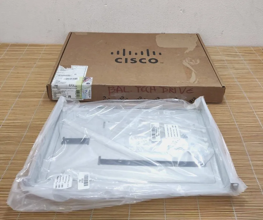 Маршрутизатор Cisco ACS-1100-RM1-19 1100 1100X Series Router Rackmount Kit