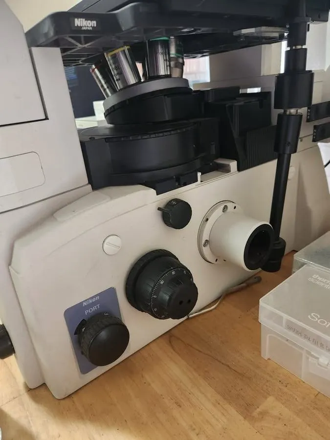 Микроскоп Nikon Eclipse TE2000-U Inverted Fluorescence Microscope Power On 100V