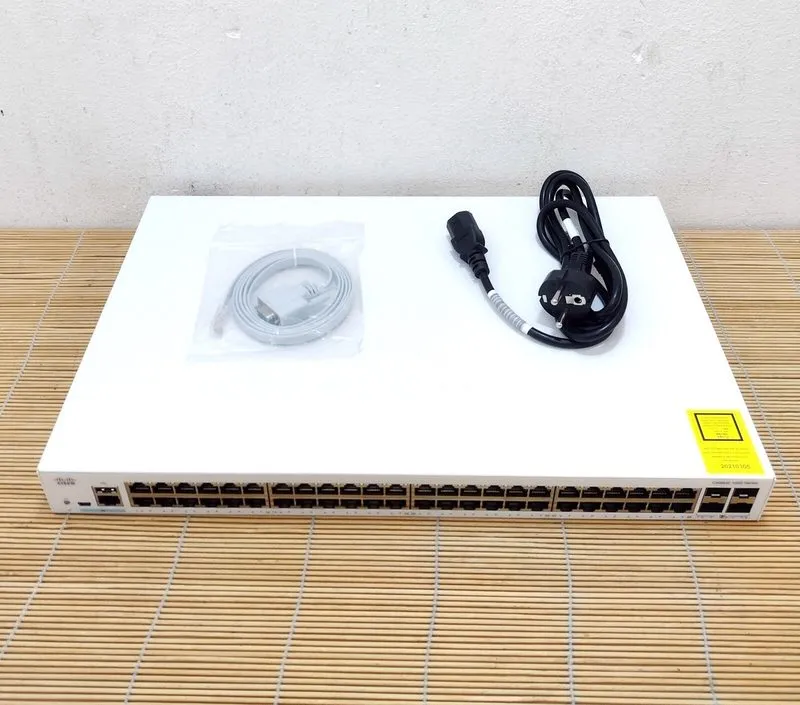 Коммутатор C1000-48FP-4G-L Cisco Catalyst 1000 with 48 Ports PoE+ 740W, 4 SFP Up — фото лота 1