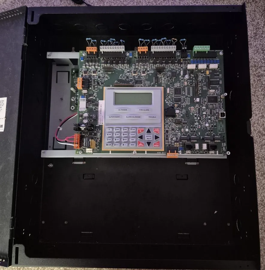 Трансивер Notifier SFP-10UD (Fire Lite MS-10UD) Fire Alarm Control Panel — фото лота 1