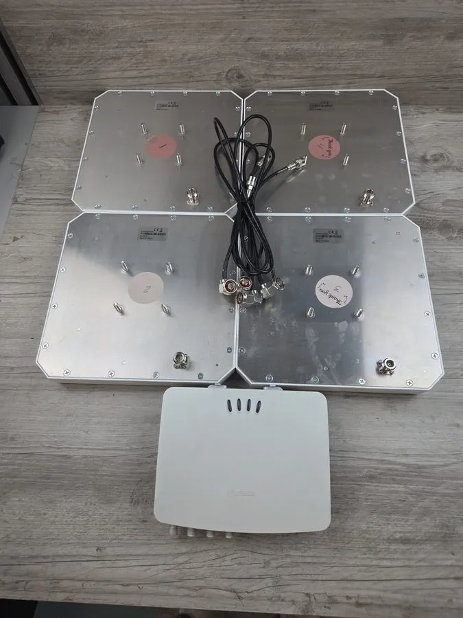 Считыватель RFID Zebra FX7500 Fixed RFID UHF EPC Gen 2 er 4 Port w/ 4 AN000161A0 — фото лота 1