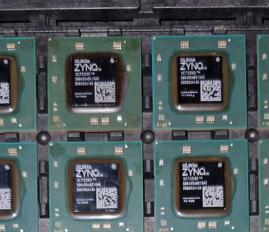 Микросхема ПЛИС AMD Xilinx ZYNQ SoC FPGA XC7Z030-2SBG485I — фото лота 2