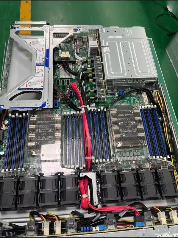 Сервер Supermicro SYS-1029U-TN10RT 1U Server 10X2.5" 10 NVME With 2x 750W PSU