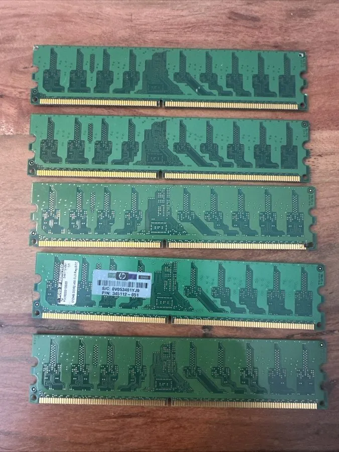 Модуль памяти x 1GB IBM PC2-3200R DDR2 ECC Registered Server RAM 4GB Tot Hynix E — фото лота 1