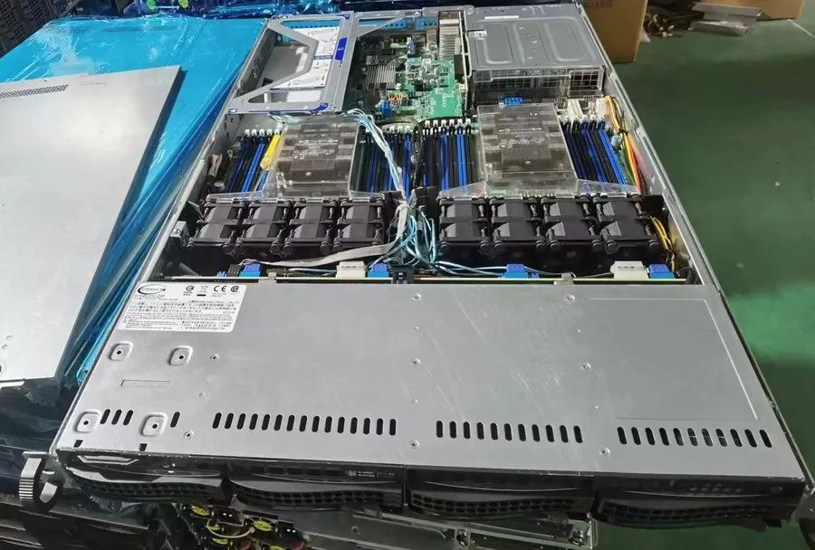 Сервер SuperServer SYS-6019U-TN4R4T 4x3.5"(4xNVMe) Server With 2x 750W PSU X11DP