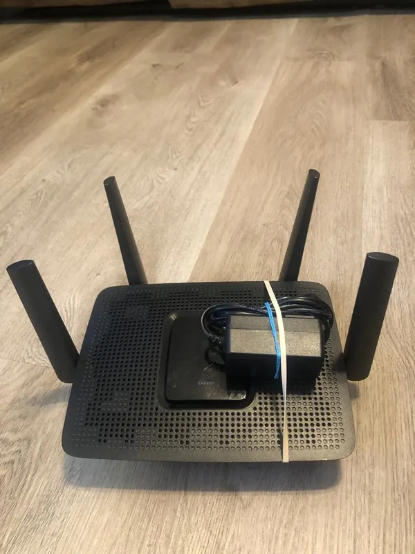 Маршрутизатор Linksys EA8300 Tri-Band Wireless Router AC2200, 4-Port Gigabit, Bl