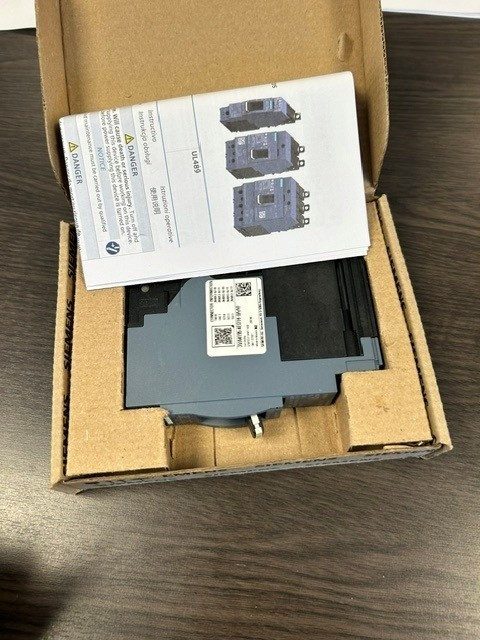 Автоматический выключатель SIEMENS CAT: No. 3VA4195-4ED14-0AA0 15 A 1 P Circuit 