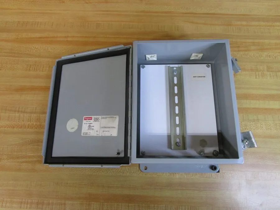 Монтажный шкаф Hoffman A1008CH Continuous Hinge Enclosure Type 12,13