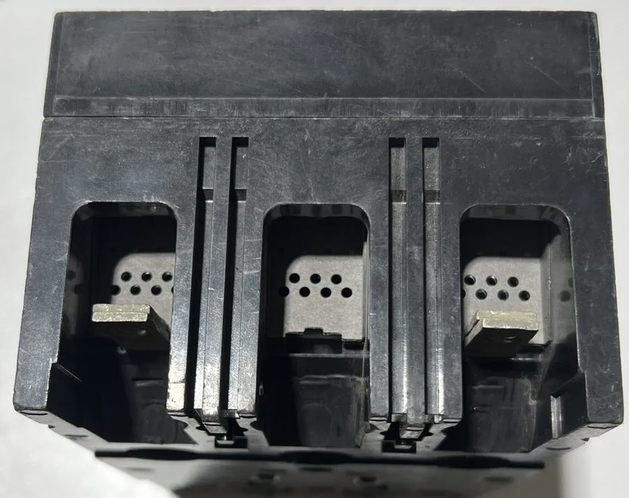 Автоматический выключатель THED124020 General Electric 20A 2P 480V 250VDC Bolt-O