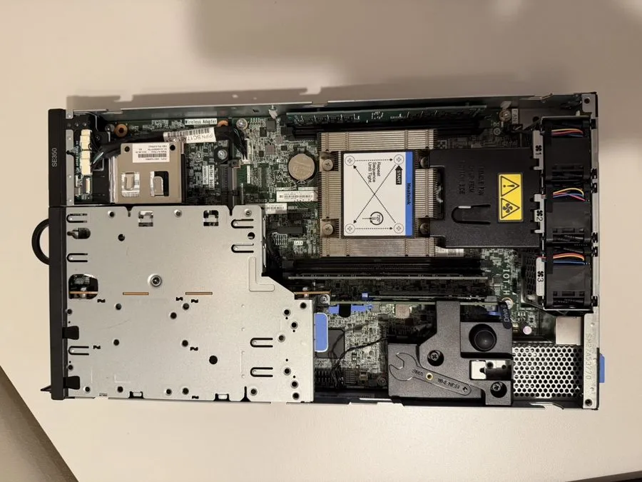 Сервер Lenovo ThinkSystem SE350 Server, Xeon D-2143IT @ 2.20GHz, 960GB SSD, 64GB