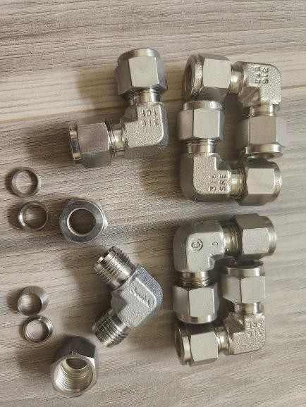 Фитинг Swagelok SS-600-9 Union Elbow 3/8” Tube Fitting Stainless Steel
