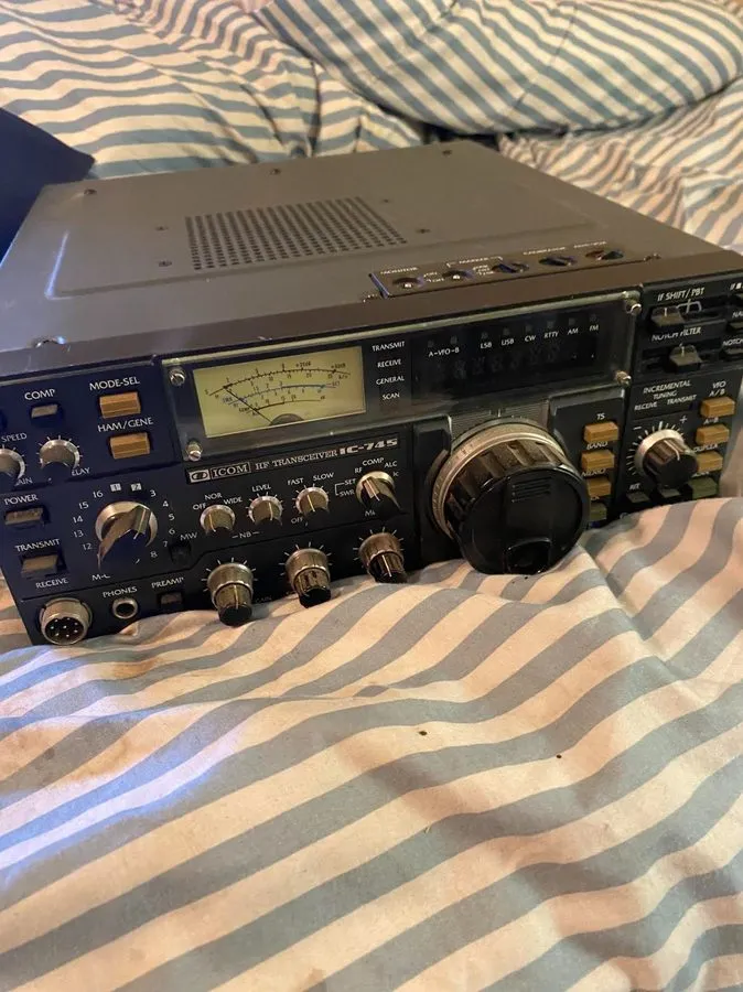 Радиостанция ICOM IC-745 High Frequency Radio Transceiver works
