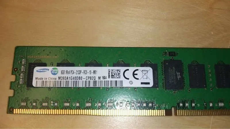 Модуль памяти Samsung 8GB DDR4-2133 ECC RDIMM Svr RAM PC4-17000 M393A1G40DB0-CPB
