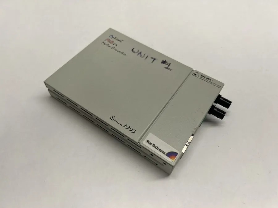 Медиаконвертер RJ45 to ST Fiber 10/100Mbps Media Converter ET90110ST StarTech 9V