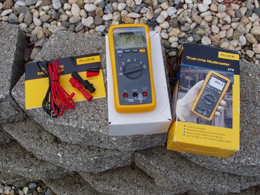 Мультиметр Fluke 5140033 87V MAX True-RMS Digital Multimeter IP67 1000V CAT III