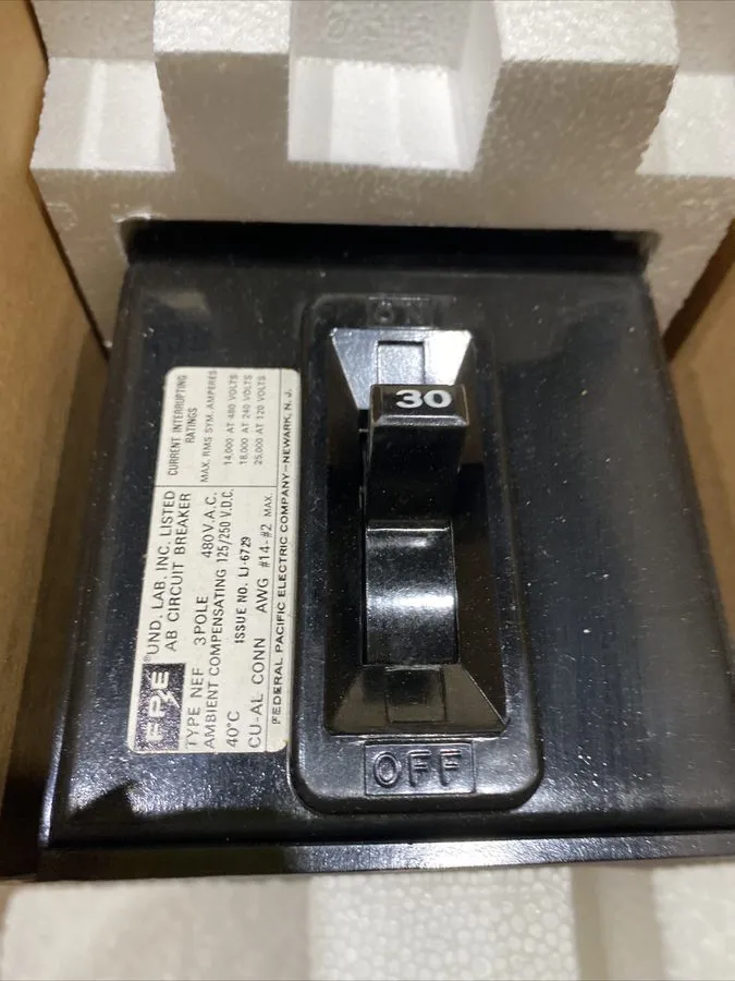 Автоматический выключатель NEF433030 CHA MOLDED CASE CIRCUIT BREAKER 30 AMP 3 PO