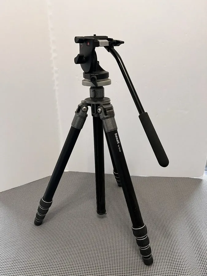 Оборудование видеонаблюдения Gitzo G1298 Reporter Tripod Photo Tripod w/ Manfrot — фото лота 1
