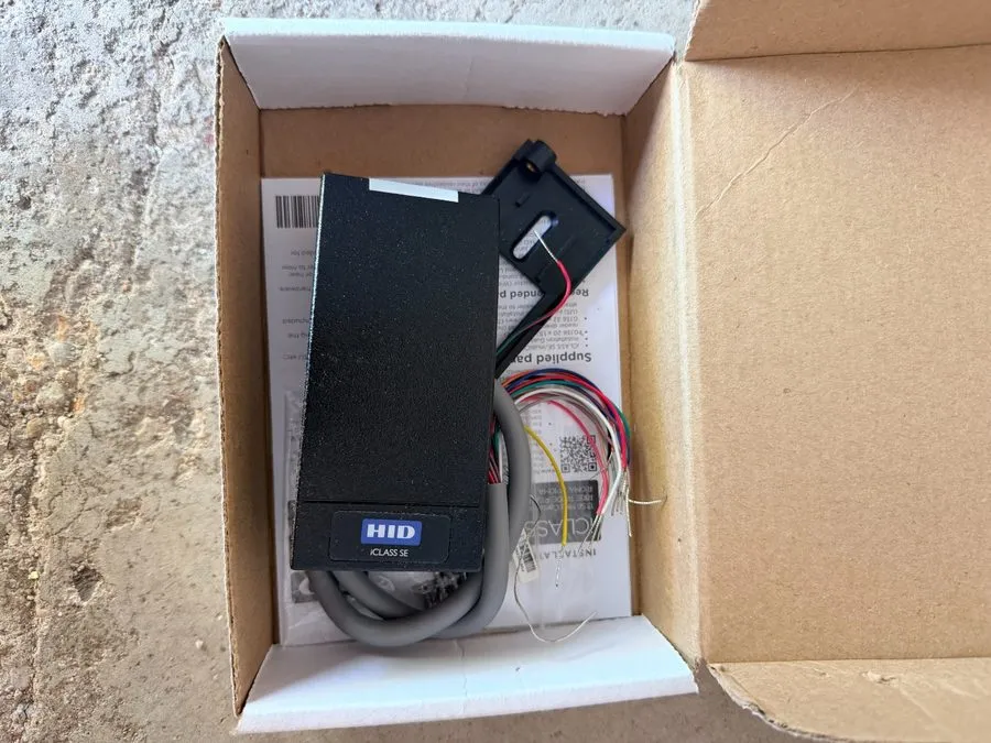 Оборудование видеонаблюдения HID 900NTNNEK00000 iCLASS SE R10 Mini Mullion er