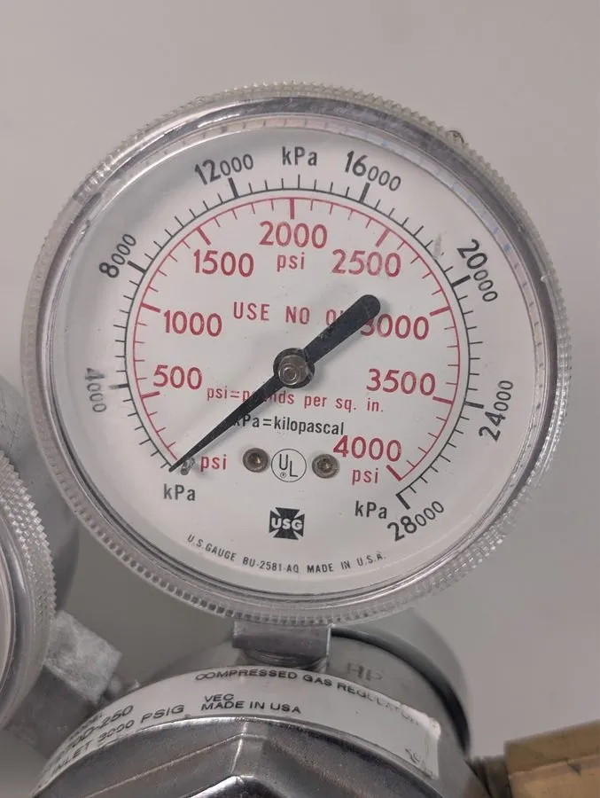 Трубопроводная арматура High Purity & Instrumentation HPT270D-250 Gas Regulator 