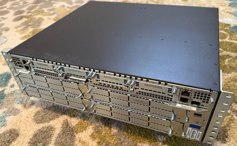 Маршрутизатор Cisco 3845 3800 Series V01 Integrated Services Router
