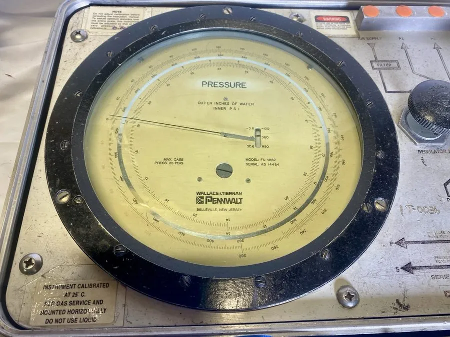 Калибратор Wallace & Tiernan 65-120 Portable Pressure Calibrator -36 to 100 psi — фото лота 2