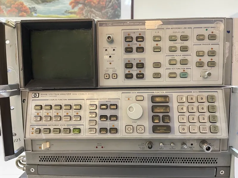 Анализатор спектра HP Agilent 8566B 100Hz 22GHz Spectrum Analyzer w/ Opt 85660B 