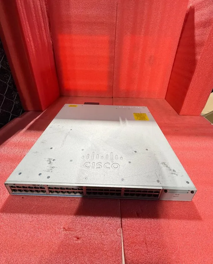 Коммутатор Cisco C9300-48UN-E 48-Port UPOE 5Gbps Catalyst 9300 Switch