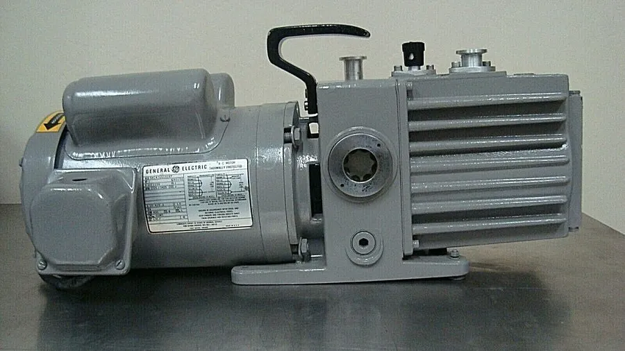 Насос Trivac D4A Dual Stage Vacuum Pump 1/3 HP Motor 115/230V, LEYBOLD-HERAEUS