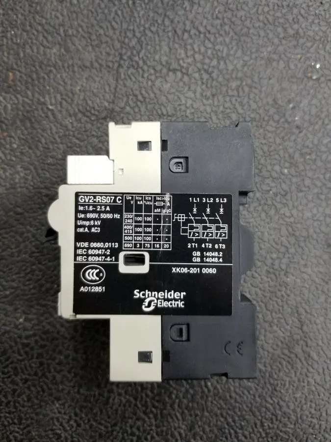 Автоматический выключатель Telemecanique GV2-RS07 3P Circuit Breaker 1.6-2.5A & 