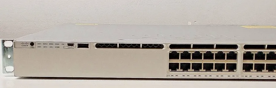 Коммутатор Cisco Catalyst WS-C3850-24P-S Switch 24 Port Gigabit PoE+ 715W — фото лота 2