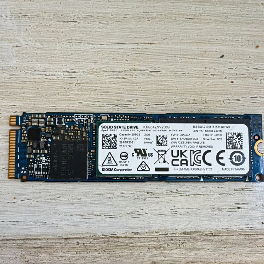 SSD-накопитель KIOXIA 256GB SSD M.2 2280 NVMe PCIe KXG6AZNV256G XG6