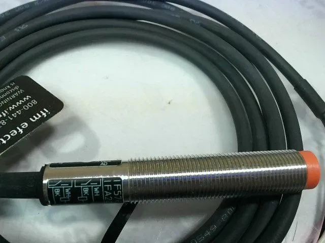 Датчик приближения IFM Efector IF5765 Inductive Proximity Switch Sensor IFA2004- — фото лота 1
