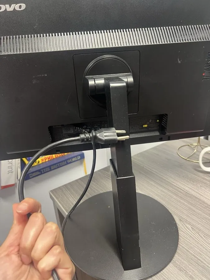 Монитор Lenovo ThinkVision T2254pC 22" LED Backlit 1680 x 1050 Monitor w/Stand — фото лота 2