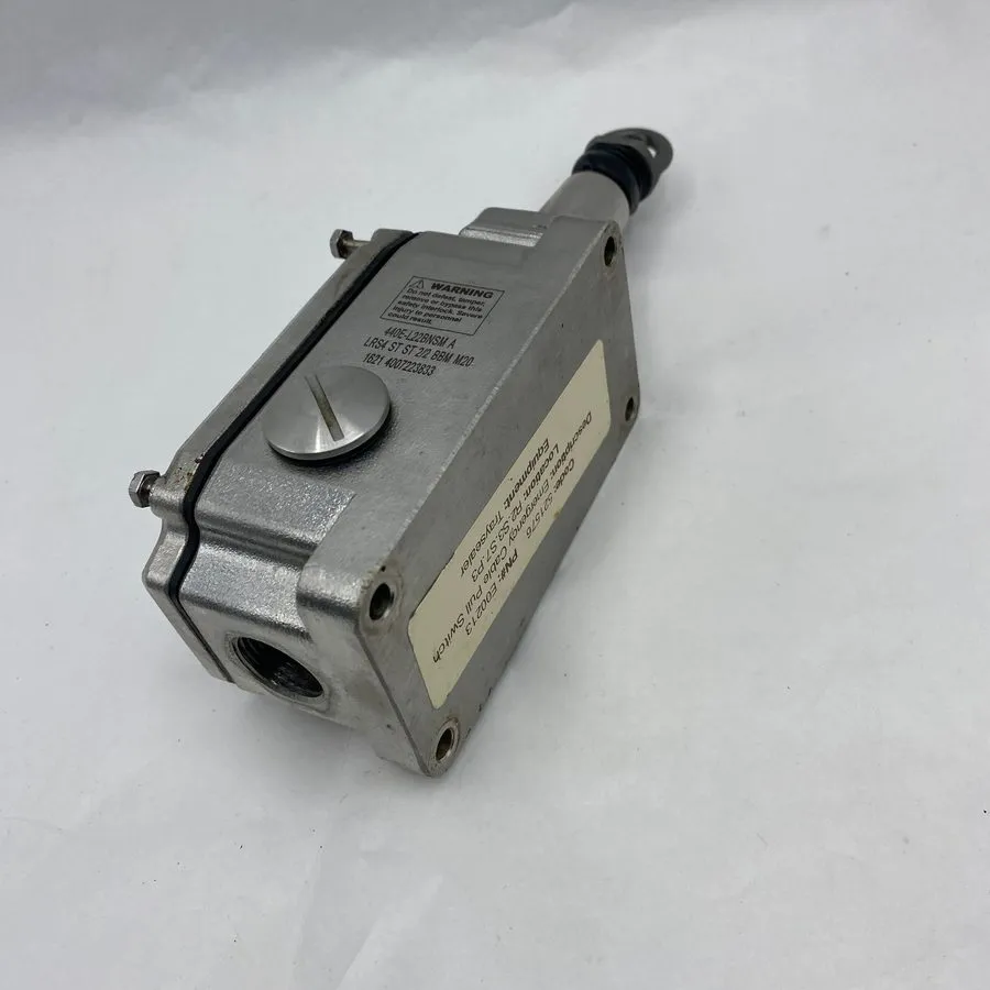 Реле безопасности Allen Bradley 440E-L22BNSM Guardmaster Lifeline 4 Safety Pull  — фото лота 2