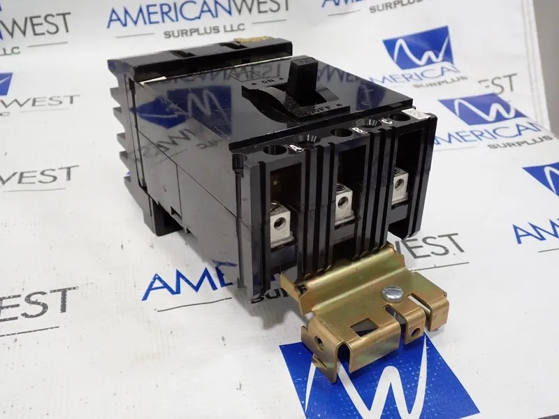 Автоматический выключатель SQUARE D FA36015 FA I-LINE 3 POLE 15 AMP 480v GREY LA — фото лота 1