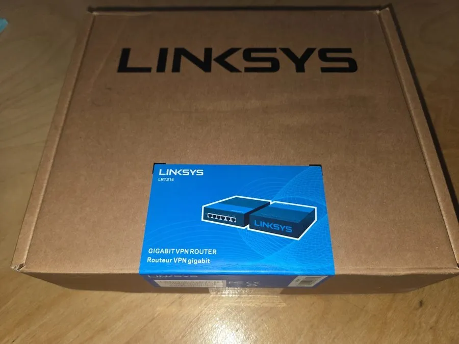 Маршрутизатор Linksys LRT214 4-Port 900 Mbps Business Gigabit VPN Router