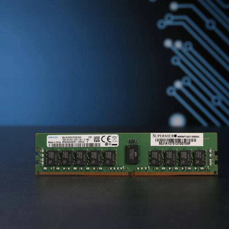 Модуль памяти ATTENTION SERVER RAM! Samsung 16GB PC4-2400 REG ECC // M393A2K40CB