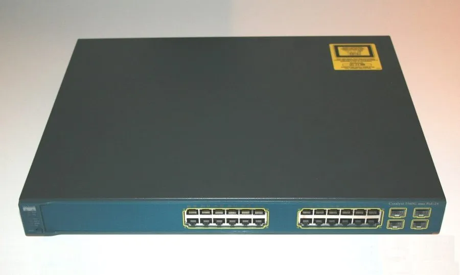 Коммутатор Cisco WS-C3560G-24TS-S, 24 x Gbps RJ45, 4 x SFP, Rackmount Angle