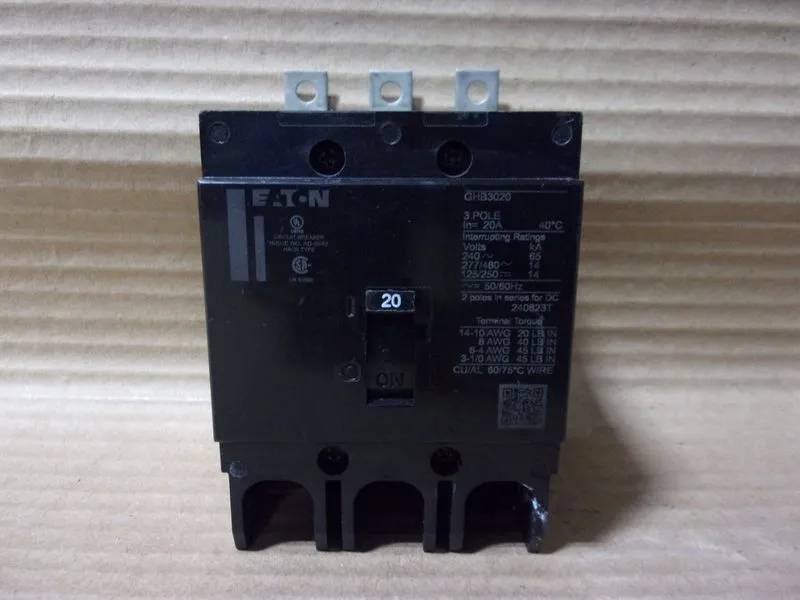Автоматический выключатель Eaton/Cutler Hammer GHB3015 15 Amp 3 Pole 277/480V Ci