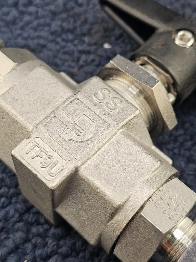 Клапан Parker 8Z-B8LJ-SSP: 1/2" Tube OD Stainless Steel 2-Way Ball Valve